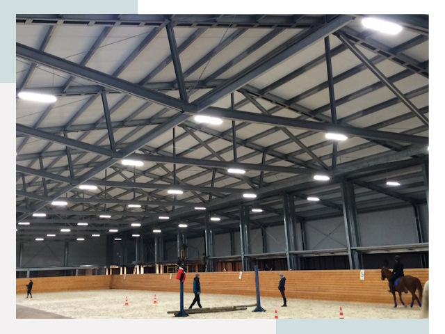 Строительство конных манежей от 621 руб в Махачкала